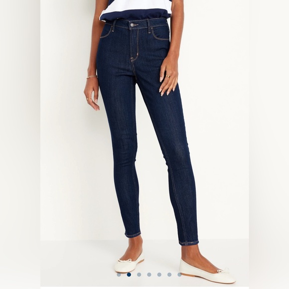 Old Navy super skinny mid rise. Jeans waist 16 inches rise 9 inches 29 inches. - Picture 8 of 9